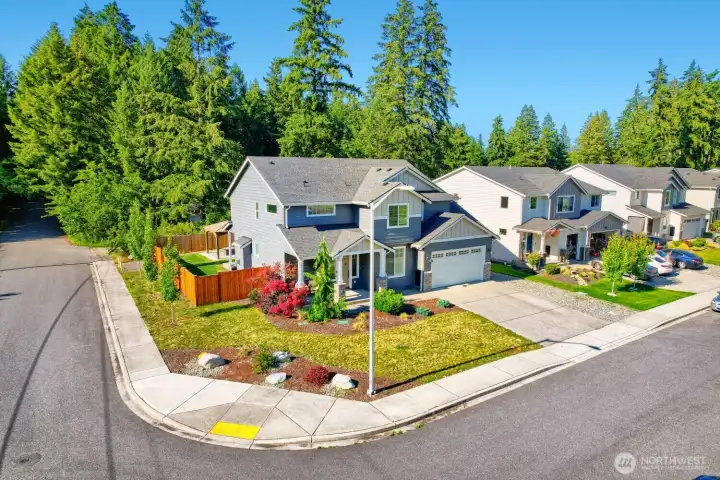 Beautifully positioned on a spacious corner lot, this well-maintained home offers attractive curb appeal, additional privacy, and a desirable neighborhood setting. Beautifully positioned on a spacious corner lot, this well-maintained home offers attractive curb appeal, additional privacy, and a desirable neighborhood setting.