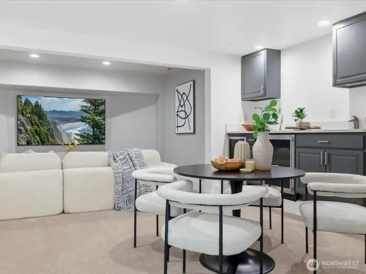 Large bonus room with wine and beverage bar area