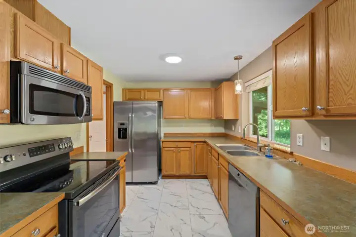 Kitchen with tons of storage. Kitchen with tons of storage.
