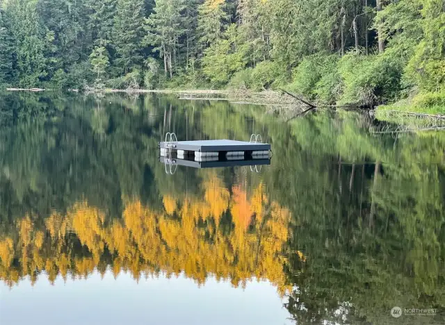 FLOATING DOCK AT THE LAKE