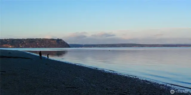 Taken from the beach right below the bluff 04