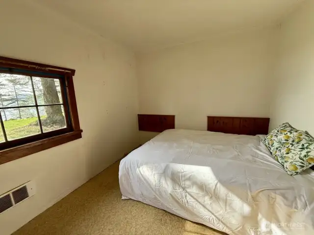 Primary bedroom in cabin.