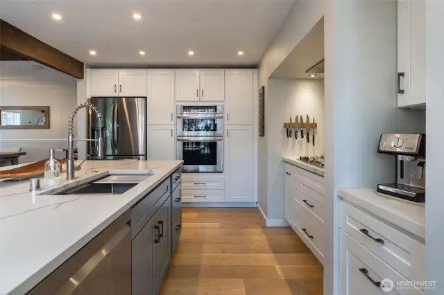 All soft-close cabinets with pull out drawers - high-end, functional and thoughtful
