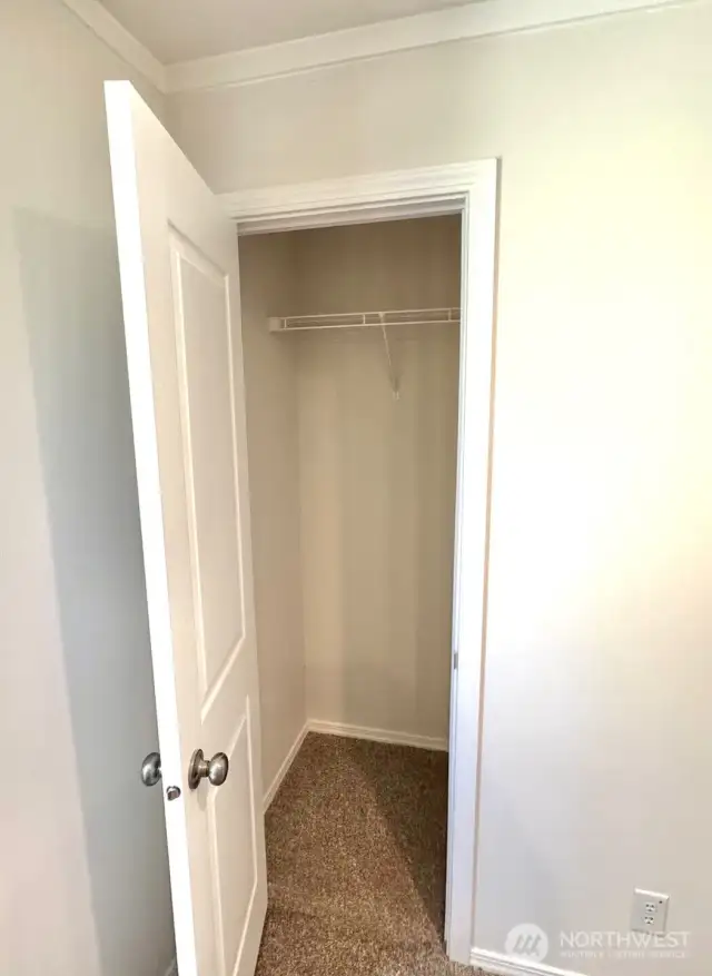 Bed closet