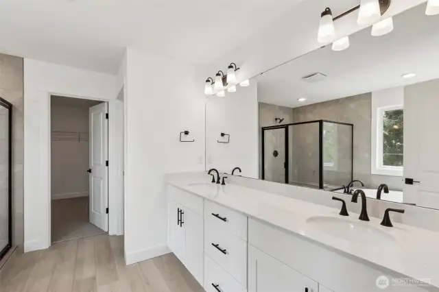 Photo from same floor plan - same community - finishes may vary