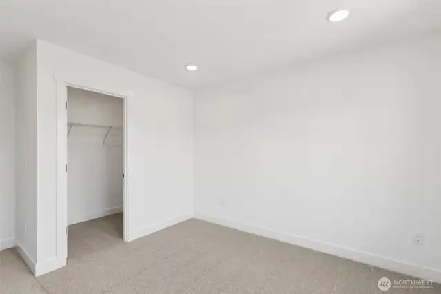 Photo from same floor plan - same community - finishes may vary