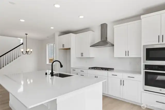 Photo from same floor plan - same community - finishes may vary