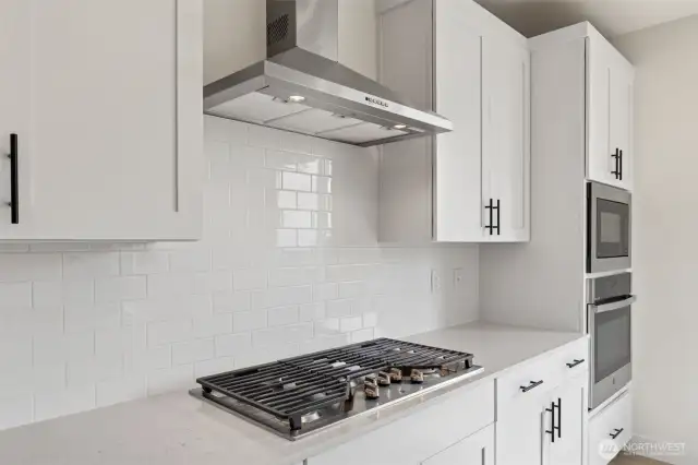 Photo from same floor plan - same community - finishes may vary