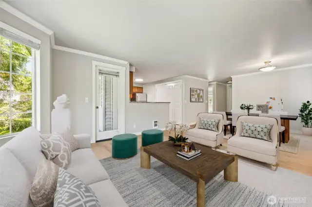 This end unit benefits from lots of windows on three sides to bring in an abundance of natural light. Located next to Juanita Creek provides the added bonus of privacy and the tranquil beauty of mature trees and a babbling creek.