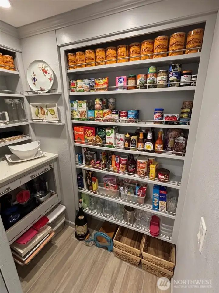 Walk in pantry.