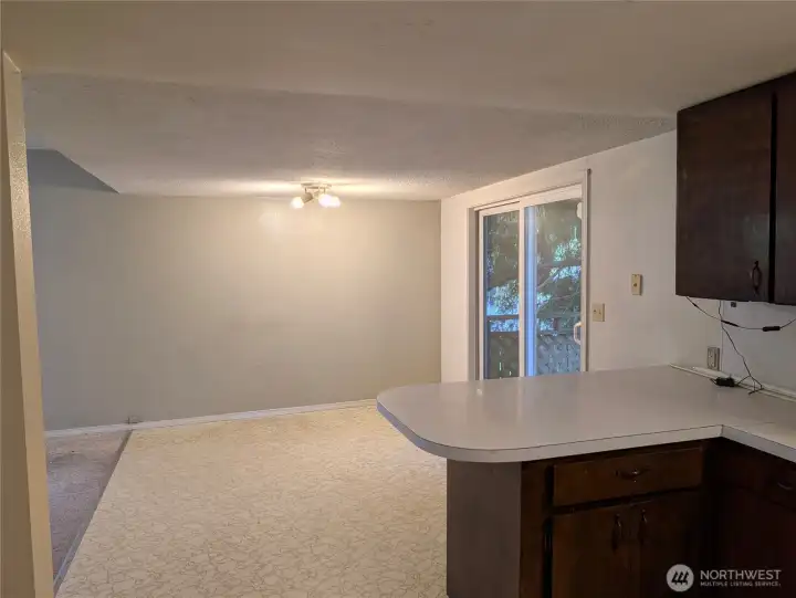 Large Kitchen. #2111 5th St SW, Puyllup, WA 98371