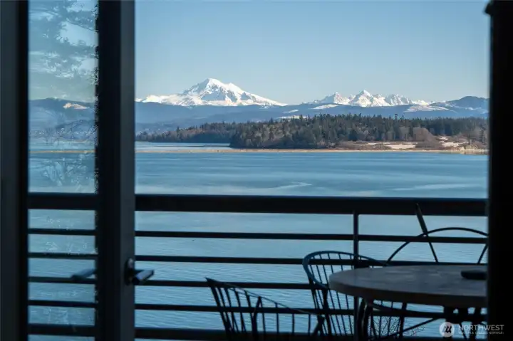 Looking out from the breakfast nook at the stunning views!