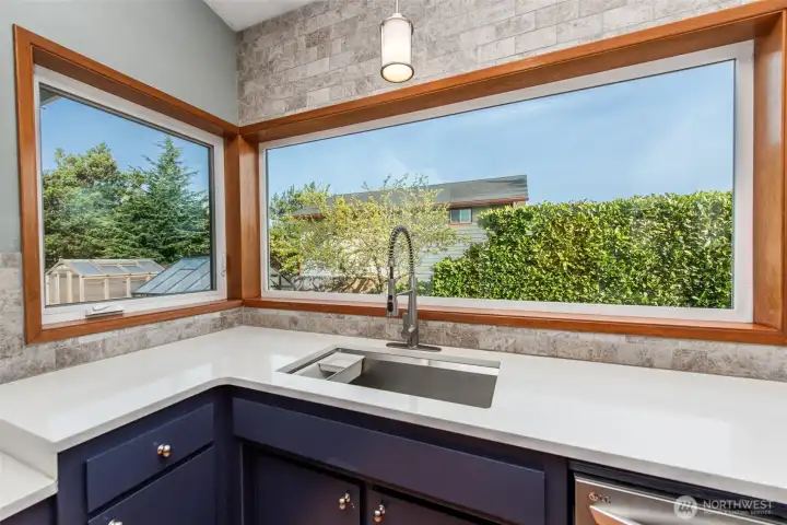 Quartz counters - Tile backsplash