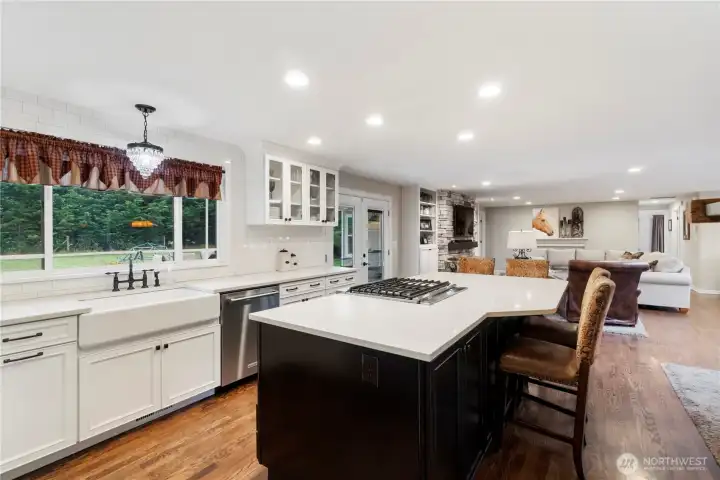 Quartz counters and stainless appliances
