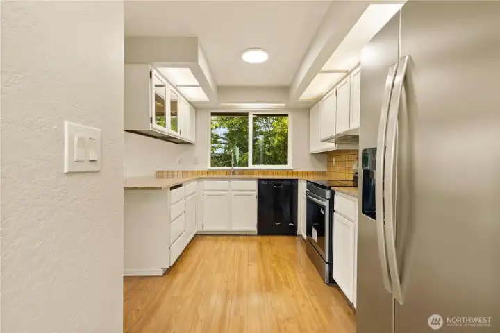 Did I mention New Refrigerator has water and ice maker?