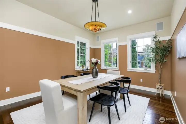 If you don't want to entertain on the patio, here is a formal dining room for your pleasure.