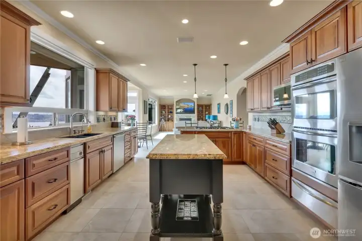 Stainless Steel Applaiances, Travertine Tile