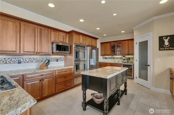 Custom Cabinets, Walkin Pantry