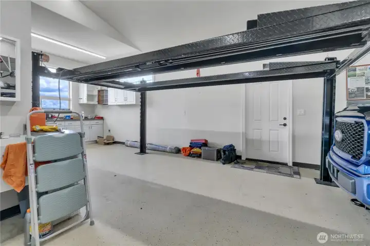 Car lift for car enthusists