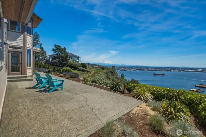 Patio and View of Mt Rainier