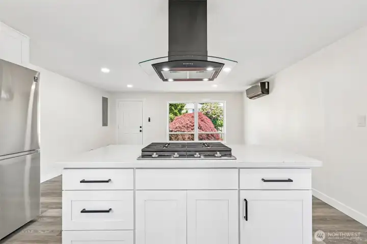 Island with gas stove Island with gas stove