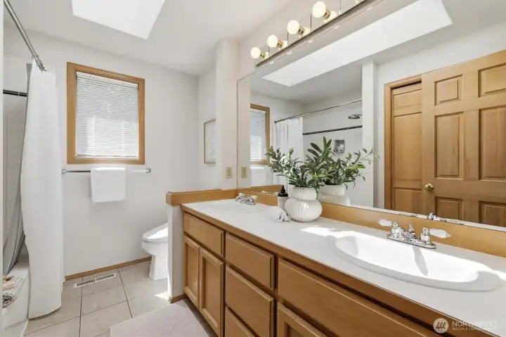 Spacious bath