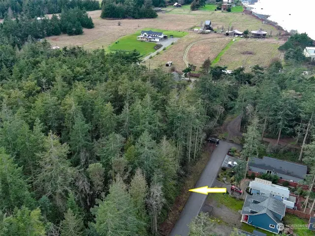 Aerial showing Lot 4 location close to the West end of 56th St.