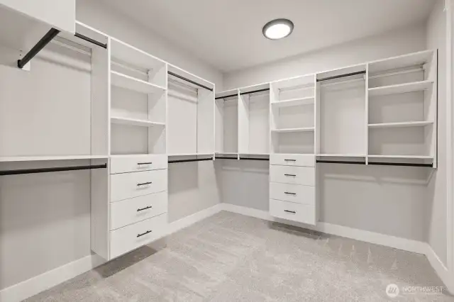 Photos are of another home in the community and are for illustration purposes only to reflect typical finishes.  May depict seller enhancements.  Colors and options may vary.
