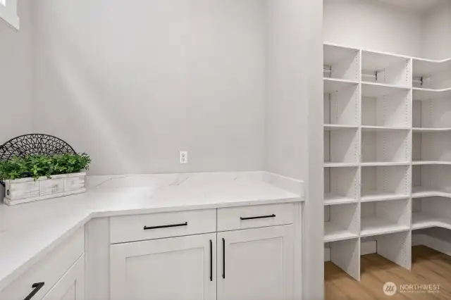 Photos are of another home in the community and are for illustration purposes only to reflect typical finishes.  May depict seller enhancements.  Colors and options may vary.