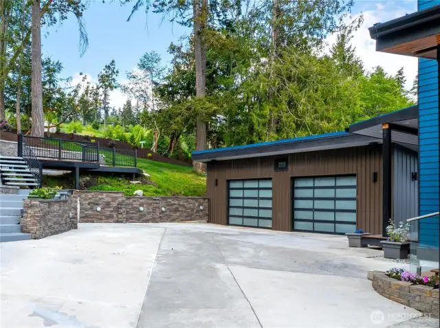 Garage space!  Open and bright garage with ample space for your projects, kayaks and bikes