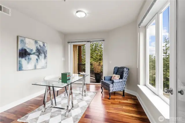 office or 3rd bedroom