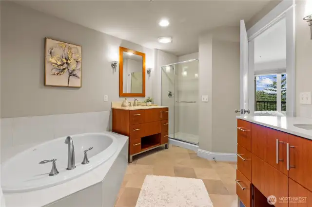 Five piece primary bath
