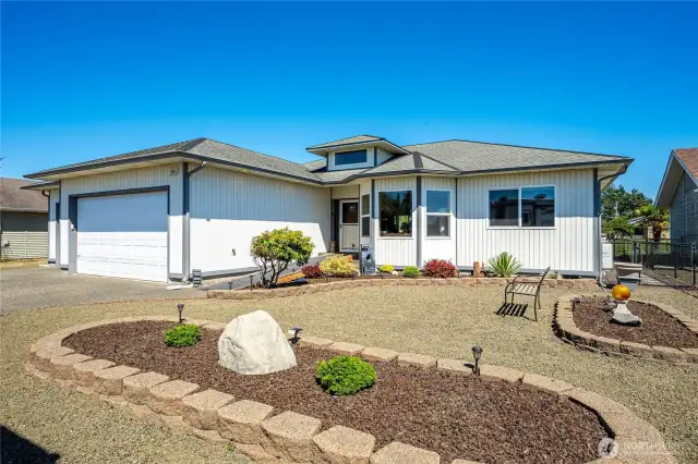 Spacious golf course rambler!