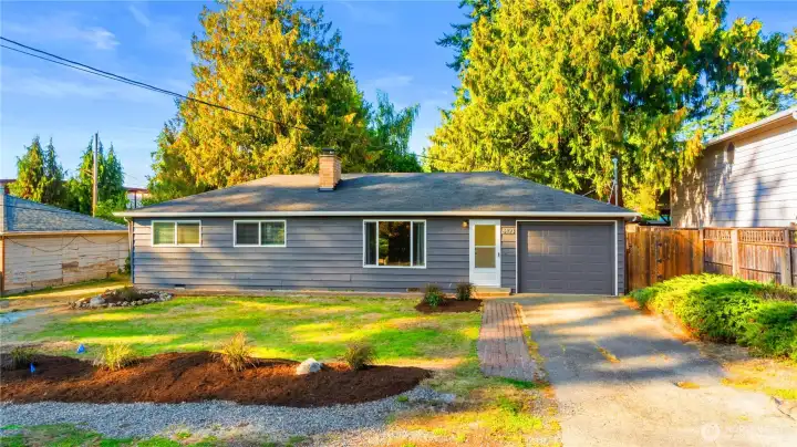 Recent updates include new exterior paint.