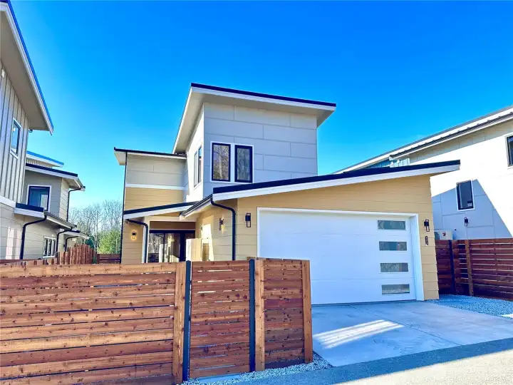 Alley side garage and additional guest parking