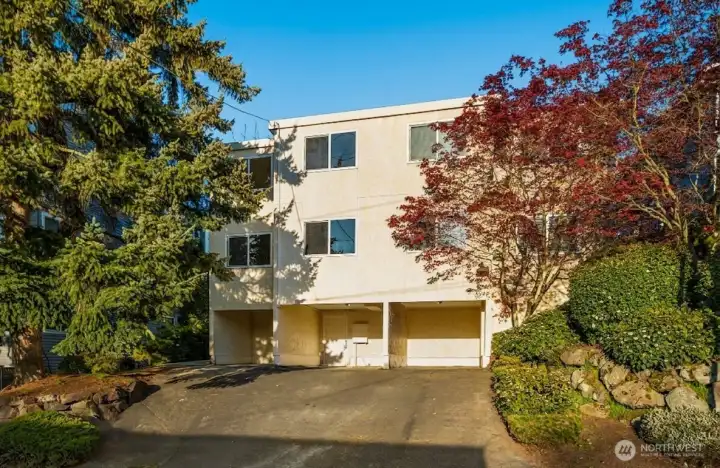 Boutique 9-Unit Building Boutique 9-Unit Building