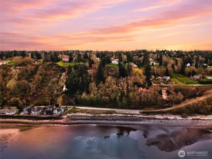 Just minutes away from Greenbank Farm, shopping + dining. Whales can be seen seasonally feeding around Hidden Beach