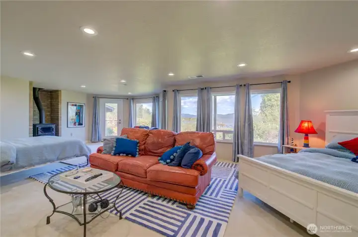 DOWNSTAIRS FEELS LIKE A HOME OF ITS OWN, SITTING ROOM, BEDROOM, BATHROOM AND A MURPHY BED W/CLOSET