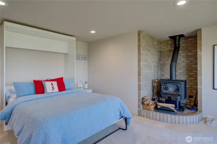 MURPHY BED WITH A WOOD BURNING FIREPLACE FOR THOSE COOL WINTER NIGHTS