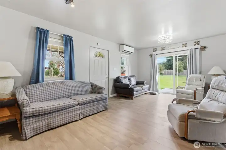 Overall living / dining room