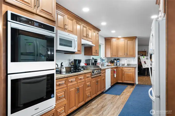 The Kitchen in the clubhouse is available to residents to reserve for private parties.