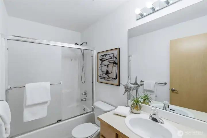Full bath with tub/shower