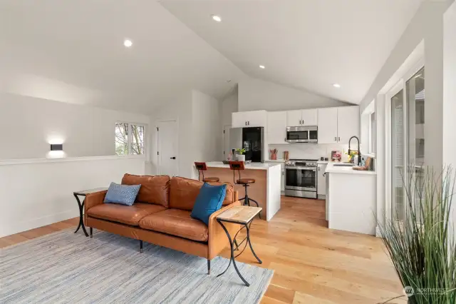 Flowing Kitchen/living with vaulted ceilings