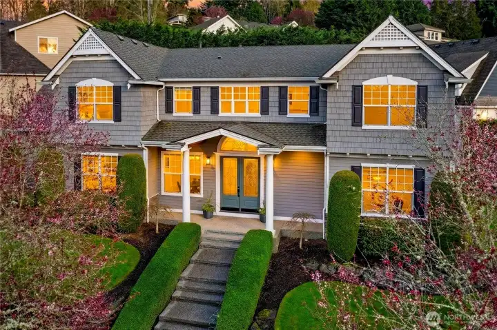 Welcome home to beautiful Kirkland.