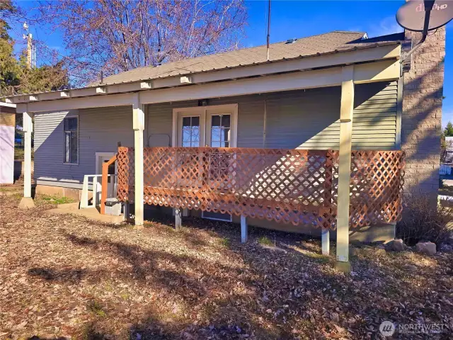 Photo of Installed Safety Rail on Back Porch
