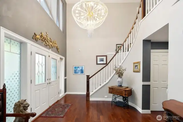 High ceiling with chandlier
