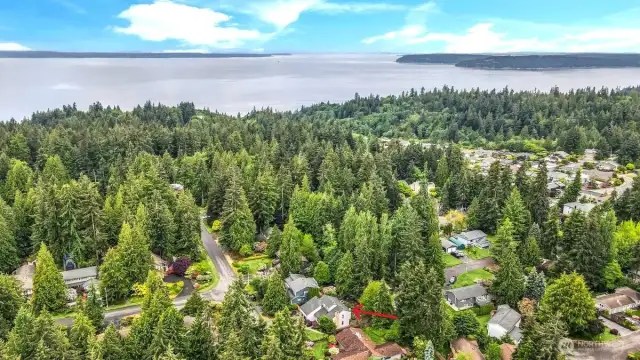 Proximity to Meadowdale Park and beach access to the Puget Sound.