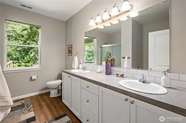 Primary five-piece ensuite.