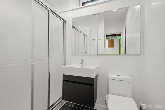 Main bathroom.