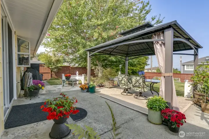 A great outdoor space to dine and to unwind.